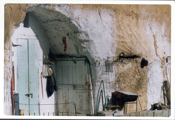 grotta abitata